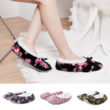 Women Snowflake Print Slip On Flat Cotton Slippers Sock Shoes Soft Round Toe Comfy House Shoes with Grips Sole